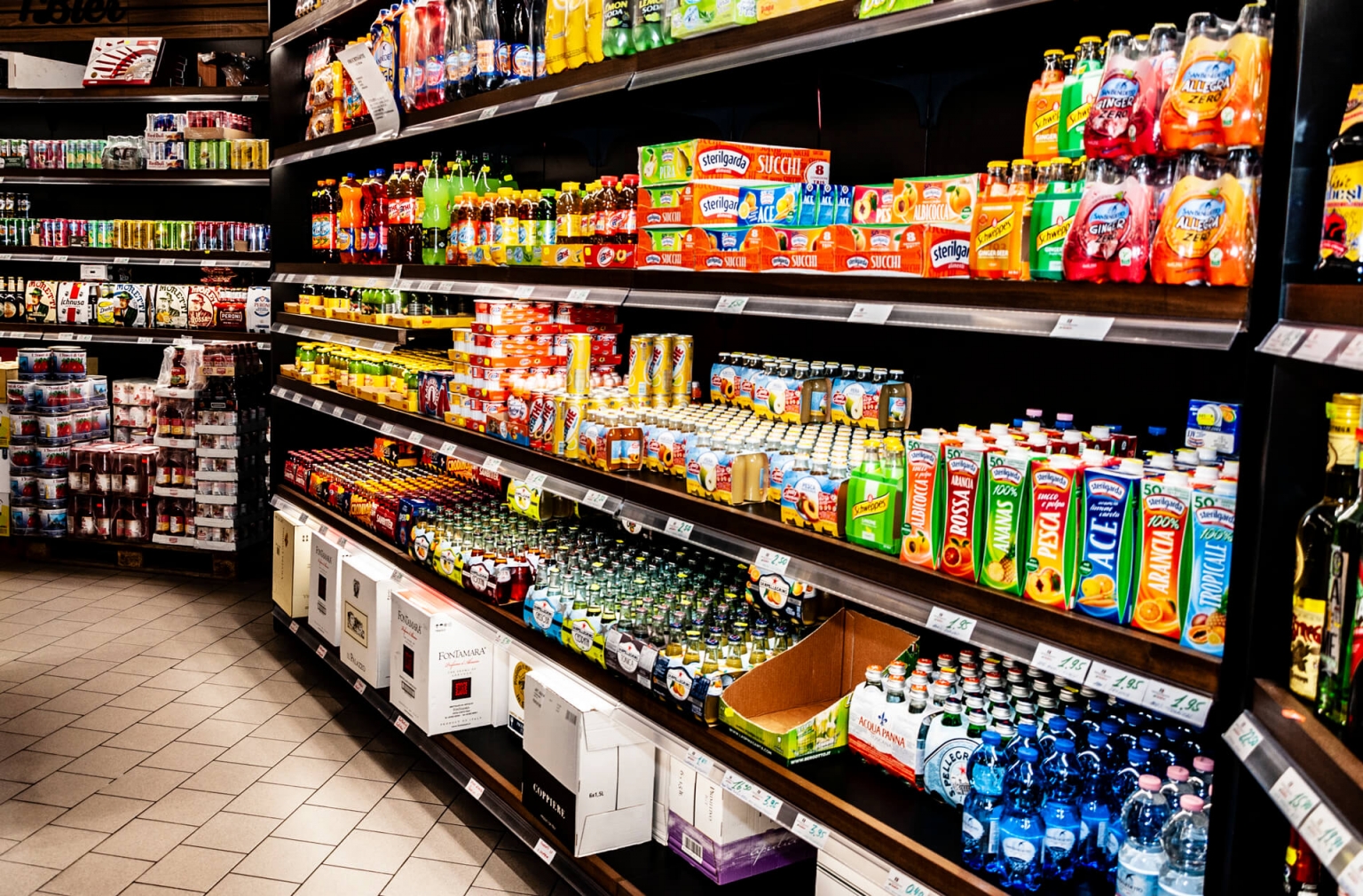 Prodotti Italiani Da Tenace Supermarkt Bistro Kaffee Bar In Prodotti Italiani Da Tenace Supermarkt Bistro Kaffee Bar In